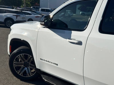 2023 Jeep Wagoneer BASE