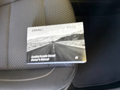 2023 GMC Acadia SLE