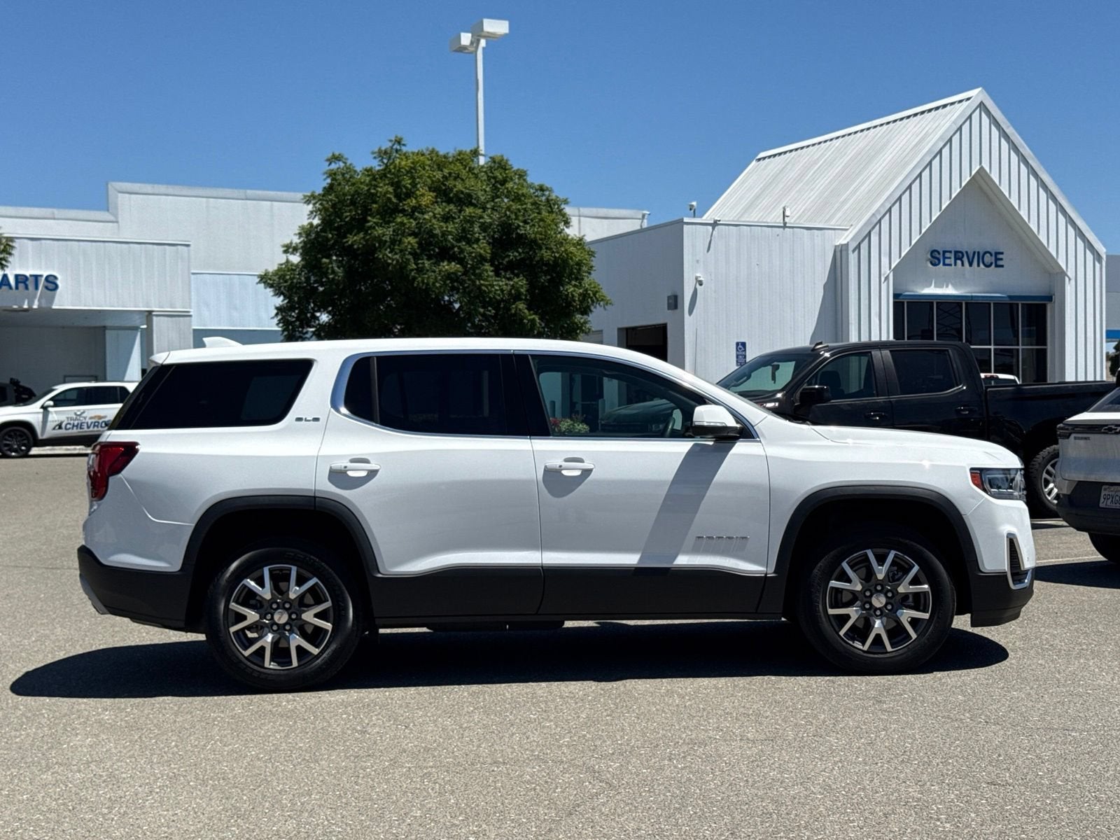 2023 GMC Acadia SLE