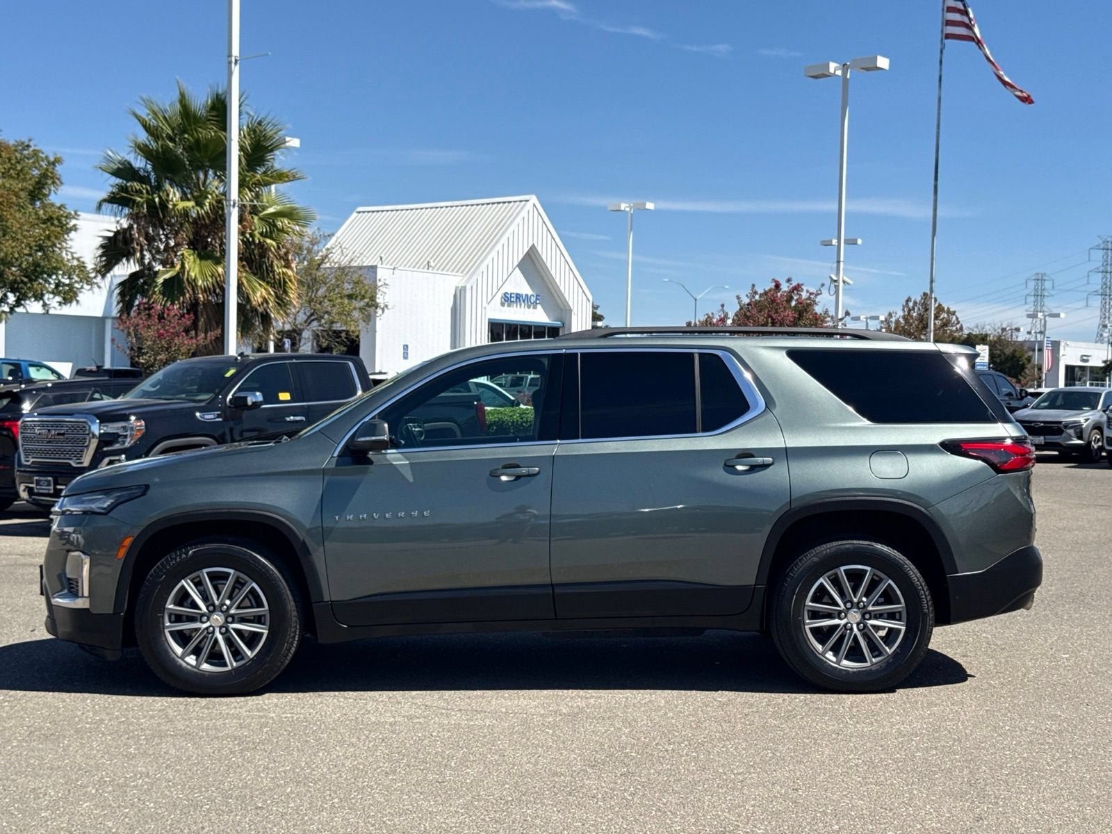 2022 Chevrolet Traverse LT Cloth