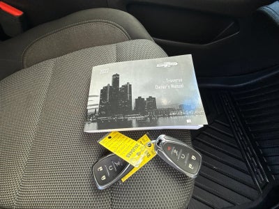 2022 Chevrolet Traverse LT Cloth