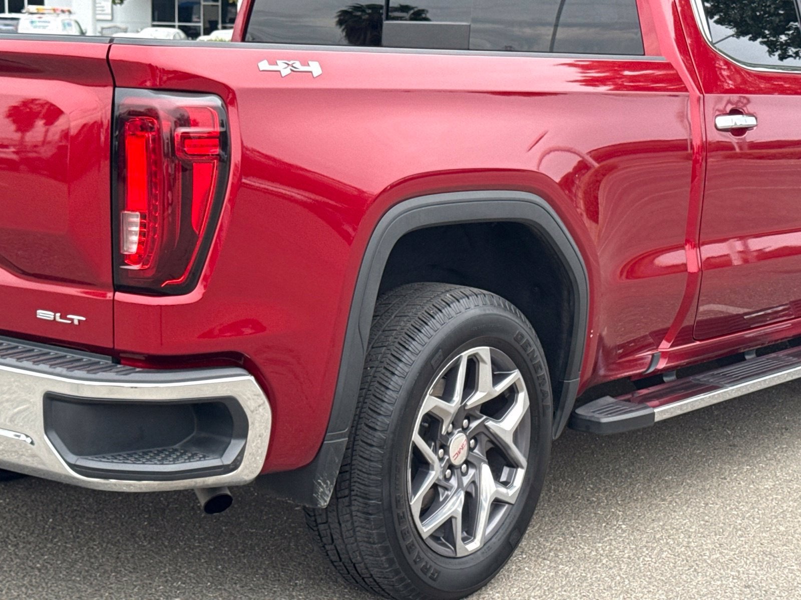 2023 GMC Sierra 1500 SLT