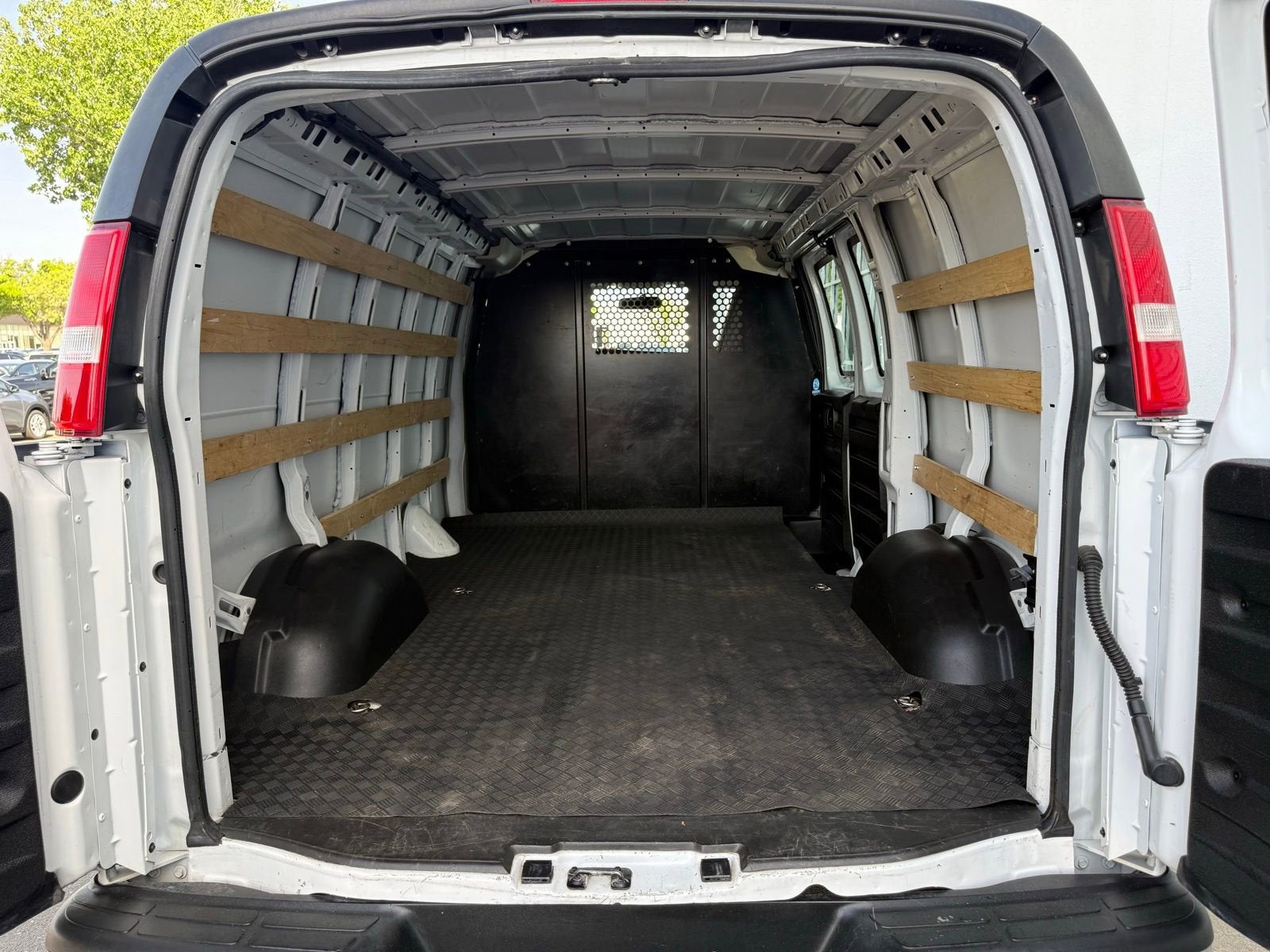 2022 GMC Savana Cargo 2500 Work Van