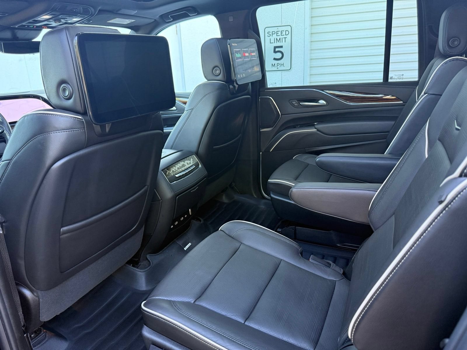 2023 Cadillac Escalade ESV Premium Luxury