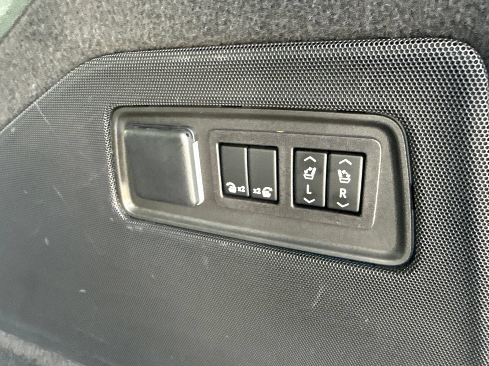 2023 Cadillac Escalade ESV Premium Luxury