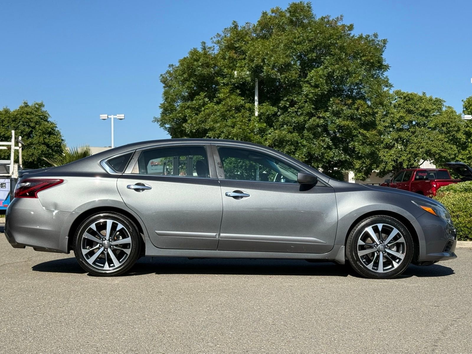 2017 Nissan Altima 2.5 SR