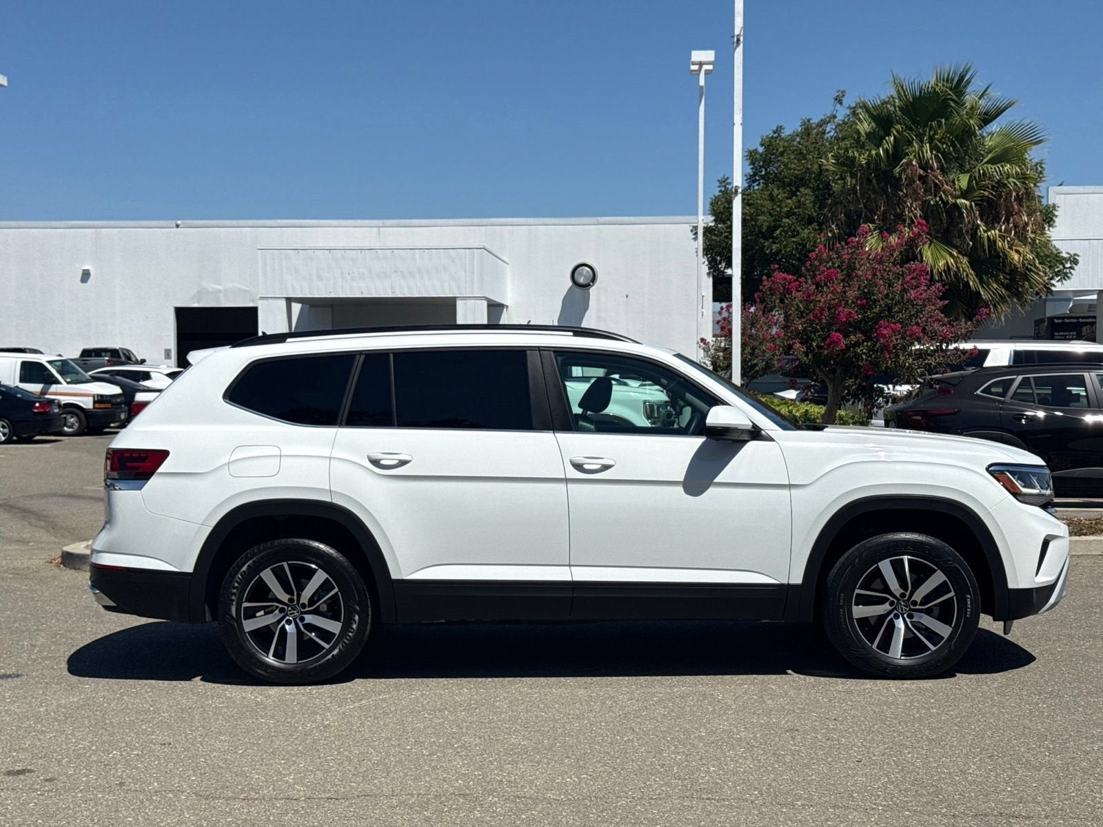 2023 Volkswagen Atlas 2.0T SE