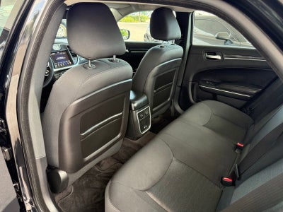 2018 Chrysler 300 Touring