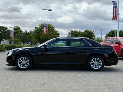 2018 Chrysler 300 Touring