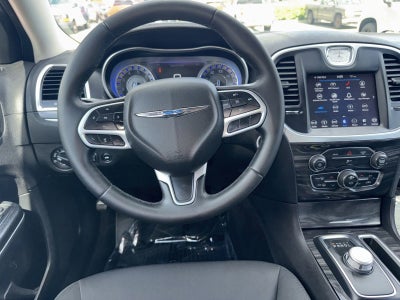 2018 Chrysler 300 Touring