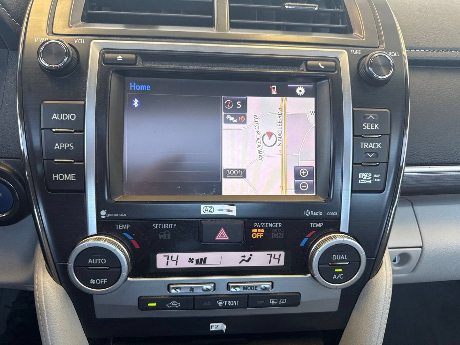 2014 Toyota Camry Hybrid LE