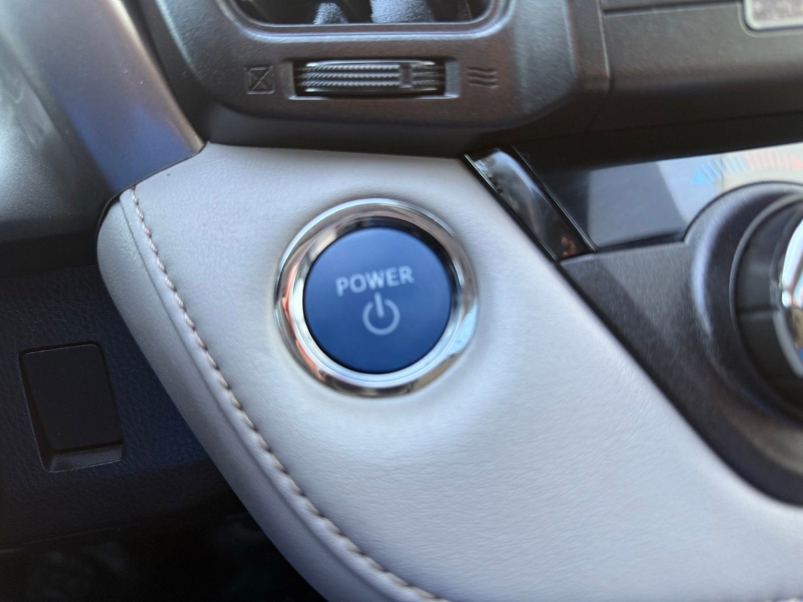 2018 Toyota RAV4 Hybrid LE Plus