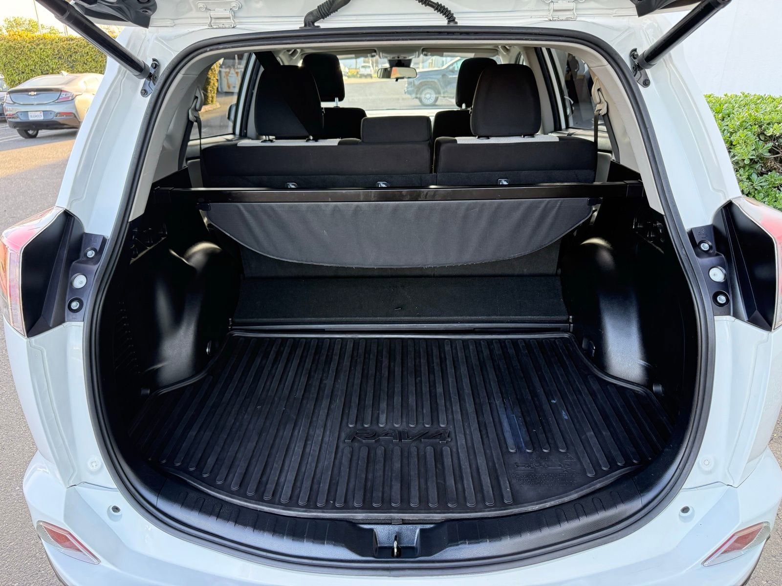 2018 Toyota RAV4 Hybrid LE Plus