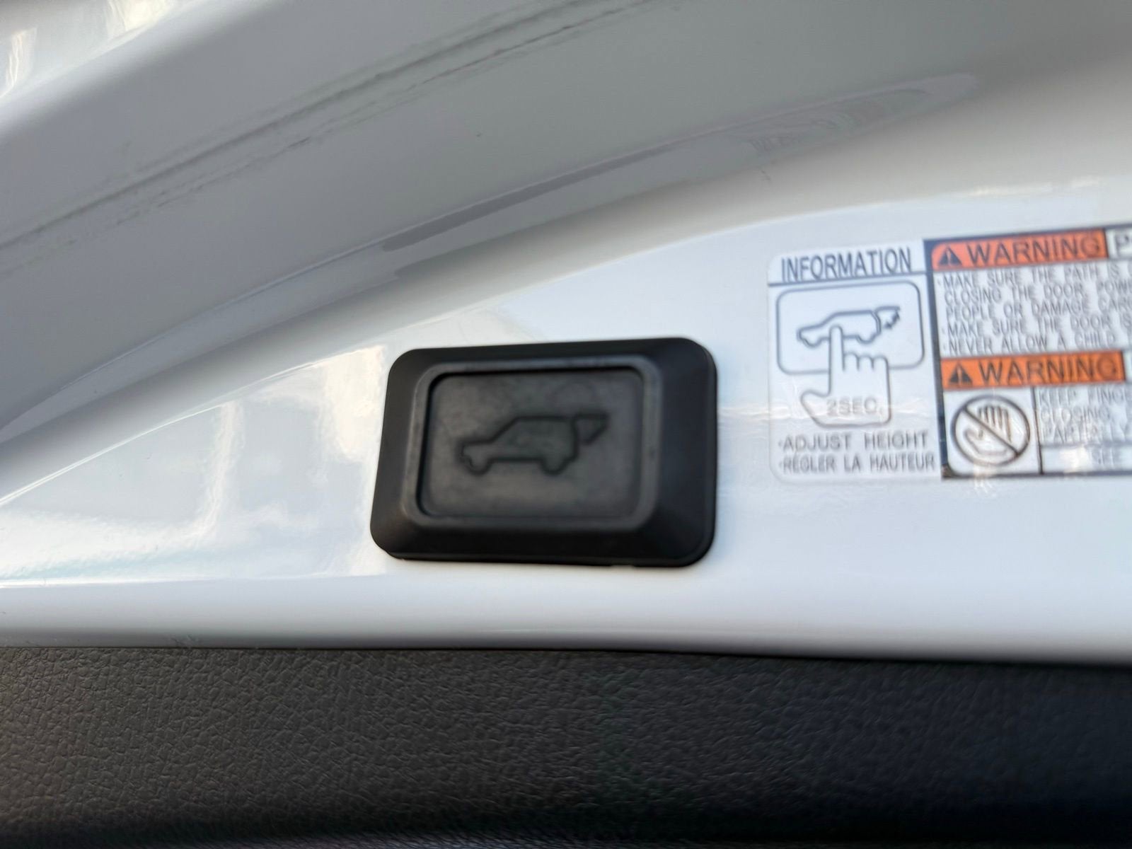 2018 Toyota RAV4 Hybrid LE Plus