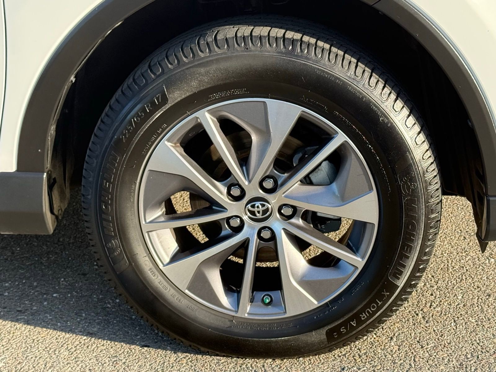 2018 Toyota RAV4 Hybrid LE Plus